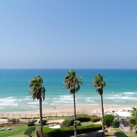 Sea View Stylish 1Br With Balcony By Beachfront Stay Herzelia Esterno foto
