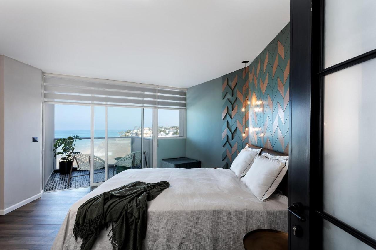 Sea View Stylish 1Br With Balcony By Beachfront Stay Herzelia Esterno foto