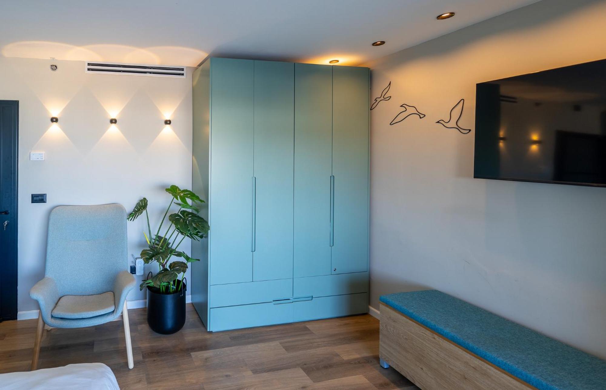Sea View Stylish 1Br With Balcony By Beachfront Stay Herzelia Esterno foto